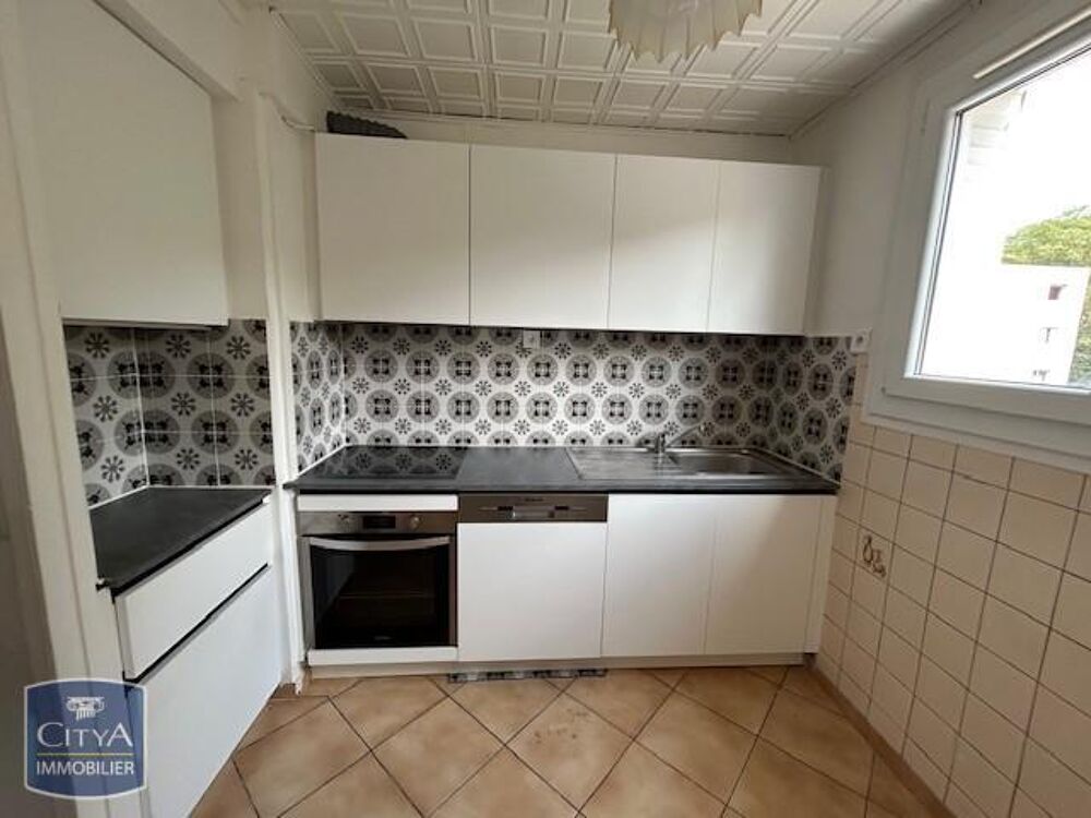 À LOUER : Appartement rénové T4 de 66.85 m² à Pont de Ch....