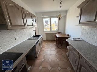  Appartement à louer 4 pièces 90 m²