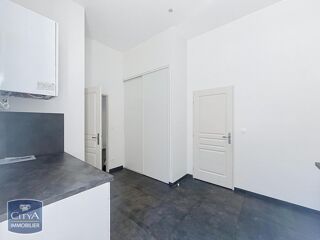  Appartement à louer 4 pièces 106 m²