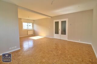  Appartement à louer 5 pièces 97 m²