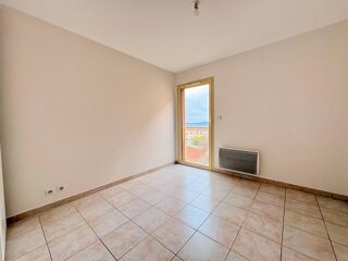  Appartement à louer 3 pièces 87 m²