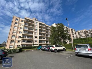  Appartement à louer 4 pièces 97 m²