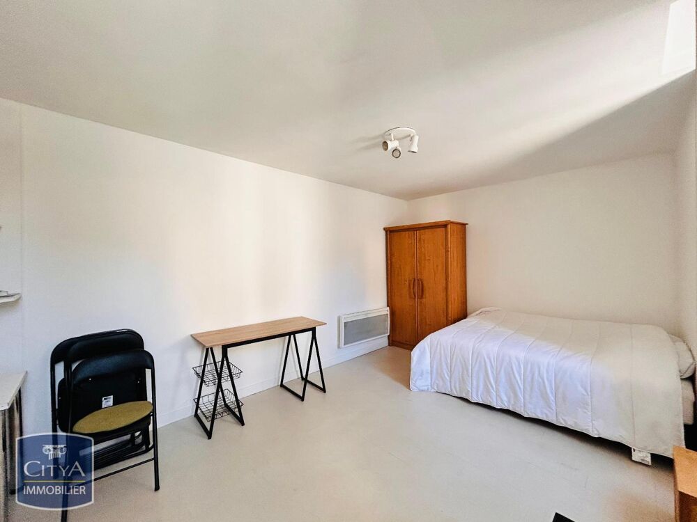 A LOUER à LAVAL, appartement de type T1 situé dans un qu....