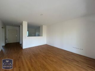  Appartement à louer 4 pièces 104 m²