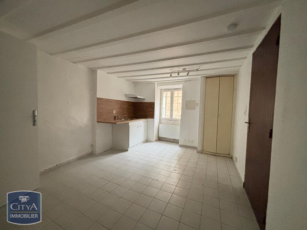 À LOUER : Appartement T1 situé à Carpentras. Ce bien imm....
