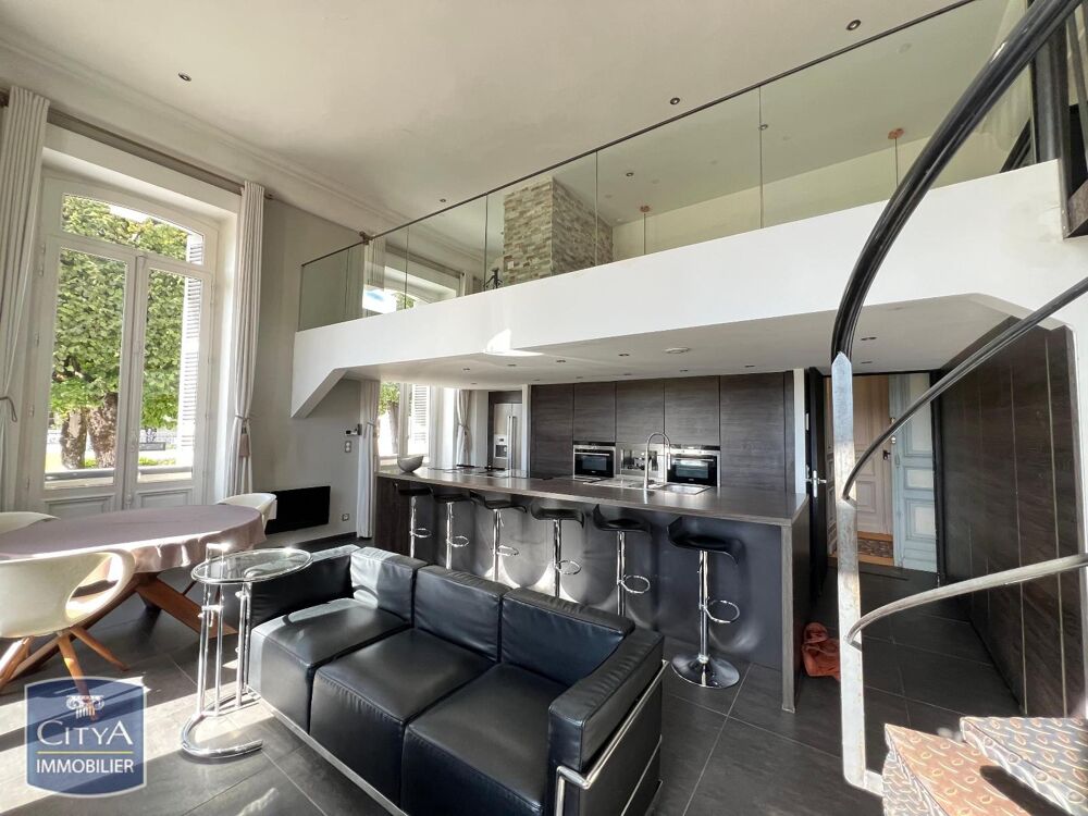 À LOUER :Bel Appartement bourgeois T2 en duplex, situé à....