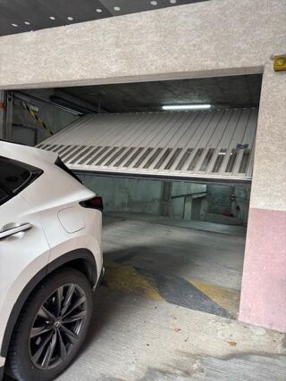 Parking / Garage à louer 