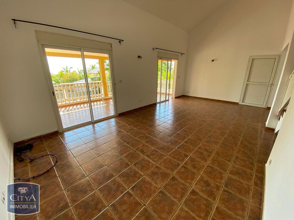 location Maison - 5 pièce(s) - 125 m² Saint-Gilles Les Bains (97434)