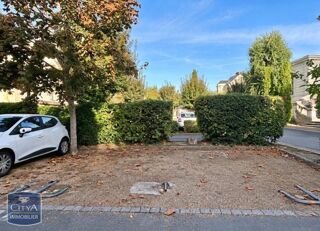  Parking / Garage à louer 