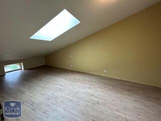  Appartement à louer 4 pièces 82 m²