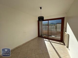  Appartement à louer 3 pièces 68 m²