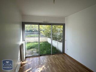  Appartement à louer 4 pièces 102 m²