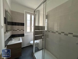  Appartement à louer 2 pièces 32 m²