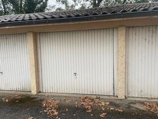  Parking / Garage à louer 