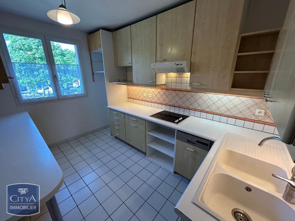 À LOUER : Appartement T3 situé à Voisins-le-Bretonneux, ....