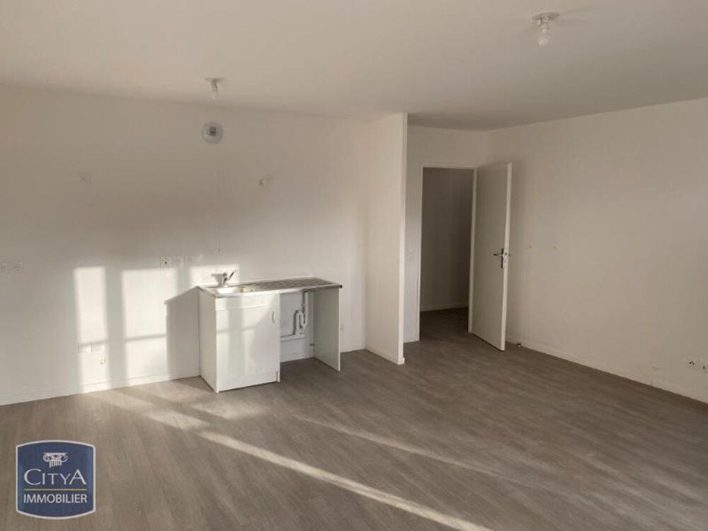location Appartement - 3 pièce(s) - 70 m² Le Blanc-Mesnil (93150)