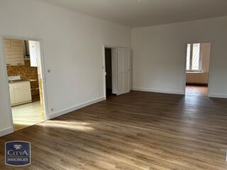  Appartement à louer 4 pièces 100 m²