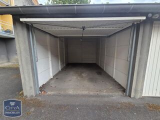  Parking / Garage à louer 