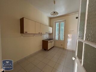  Appartement à louer 4 pièces 91 m²