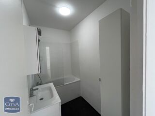  Appartement à louer 4 pièces 74 m²