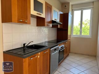  Appartement à louer 4 pièces 96 m²