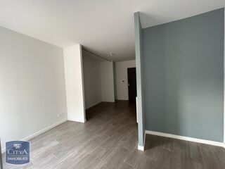  Appartement à louer 3 pièces 82 m²