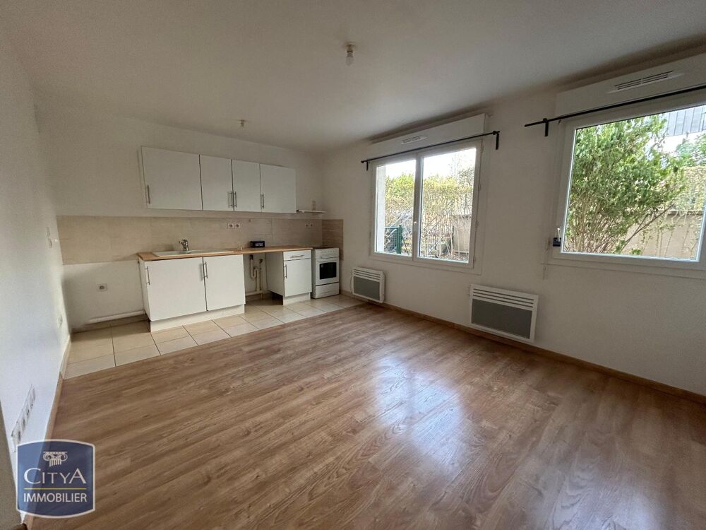 À LOUER : Découvrez cet appartement T1 en rez de chaussé....
