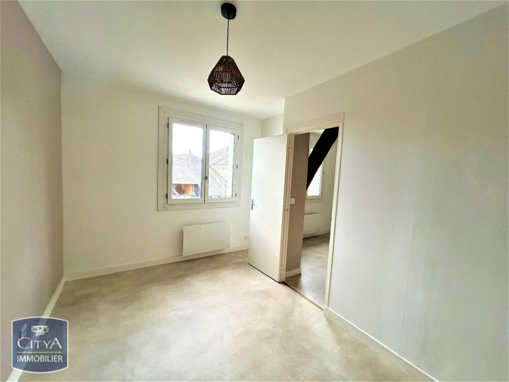 À LOUER : Appartement T2 situé au coeur de Bourgueil, dan....