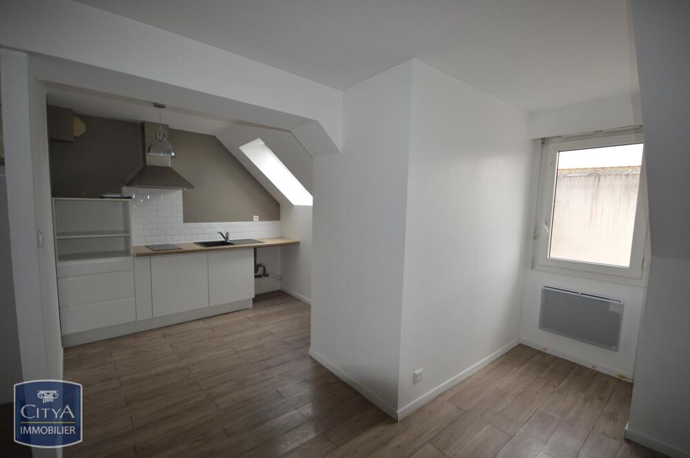 À LOUER : Appartement rénové T2 situé à Cholet, dans le ....
