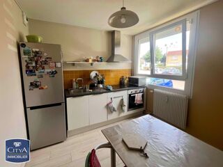  Appartement à louer 4 pièces 84 m²