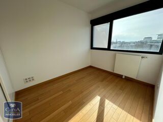  Appartement à louer 4 pièces 89 m²