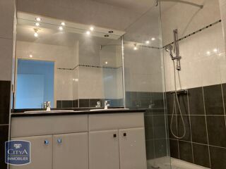  Appartement à louer 3 pièces 60 m²