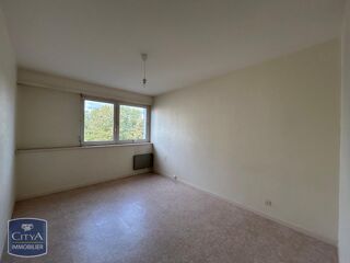  Appartement à louer 4 pièces 87 m²