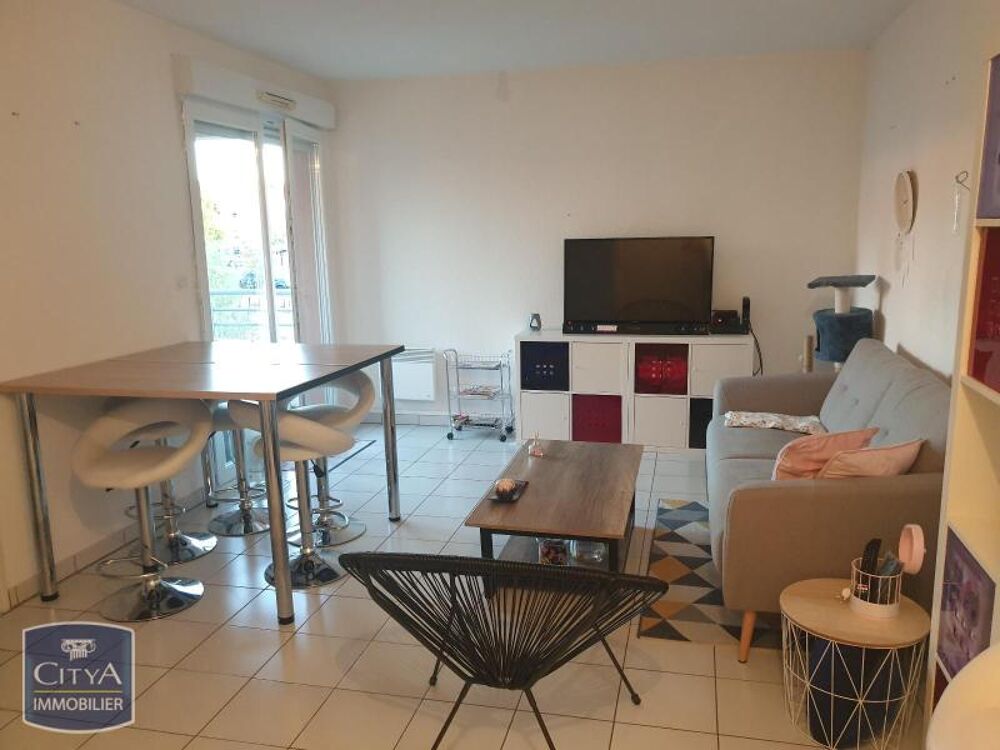 location Appartement - 3 pièce(s) - 63 m² Gond-Pontouvre (16160)