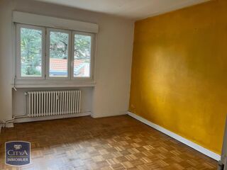  Appartement à louer 4 pièces 81 m²