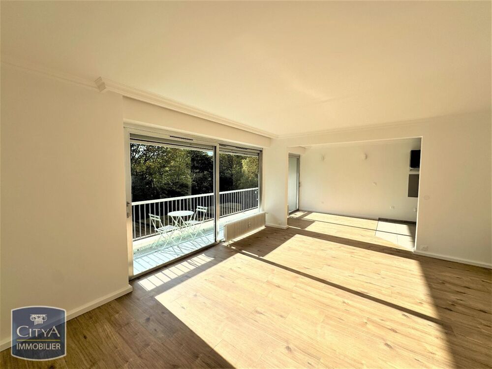 À LOUER - PARC BARBIEUX ROUBAIX - SUPERBE T3 AVEC BALCON....