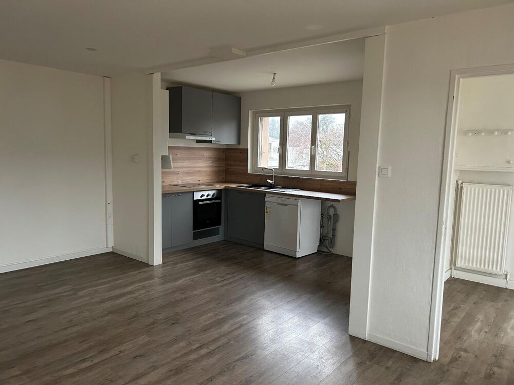 À louer appartement 4 pièces situé au premier et dernier....