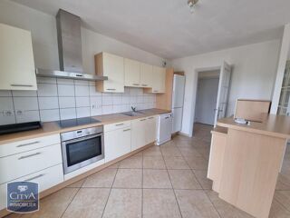  Appartement à louer 3 pièces 92 m²