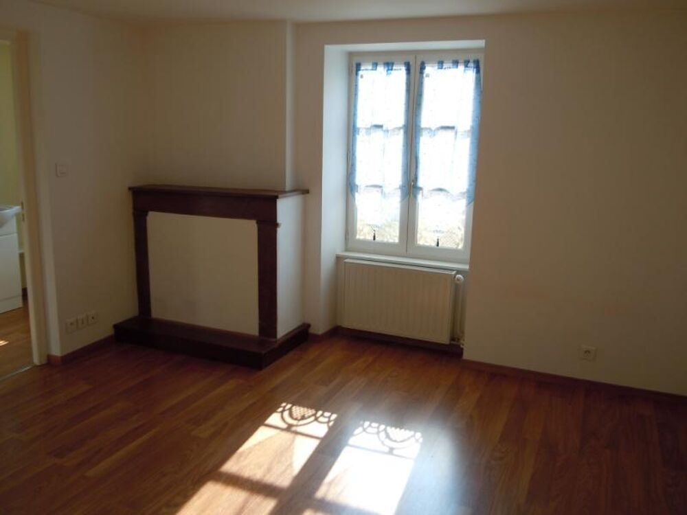 Appartement T4 situé 352, rue Carnot à MACON, comprenant....