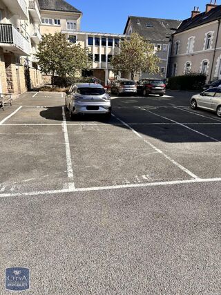  Parking / Garage à louer 