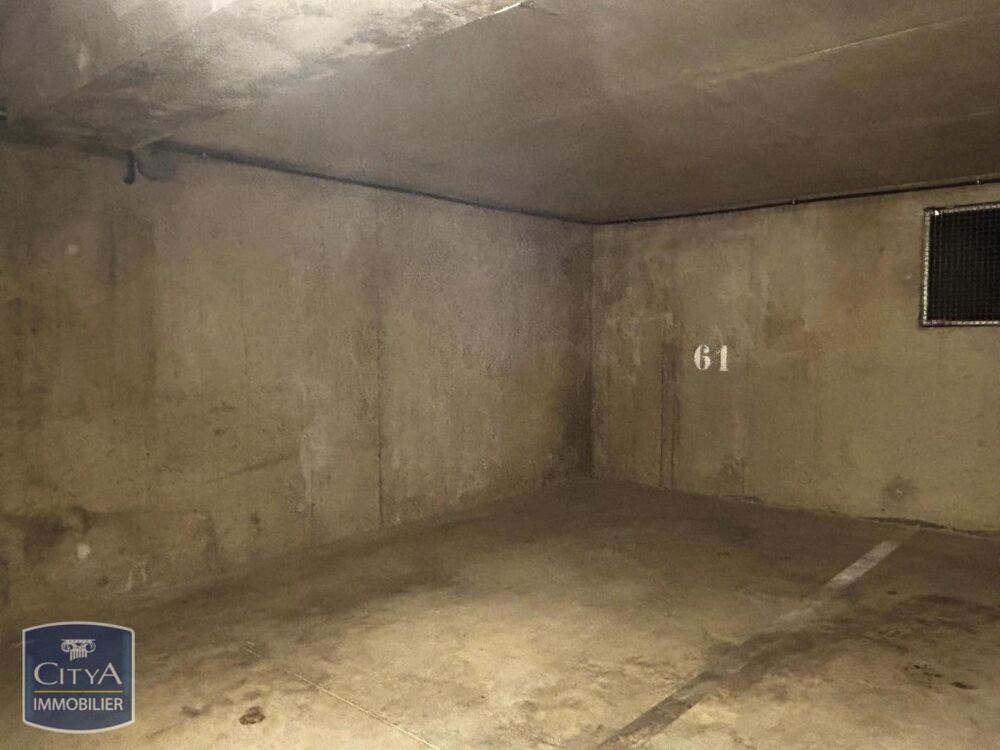 location Parking / Garage - 20 m² Saint-Cyr-sur-Loire (37540)