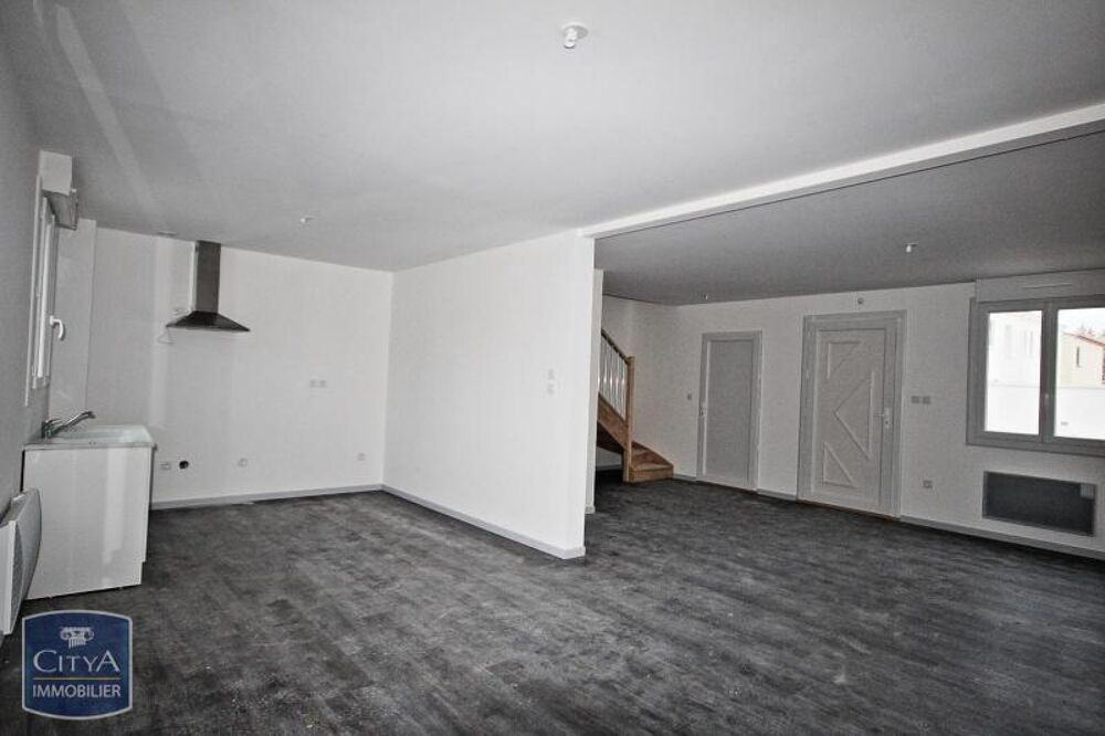 LOCATION - VILLA T4 - VERGEZE - GARAGE - COUR: En locati....