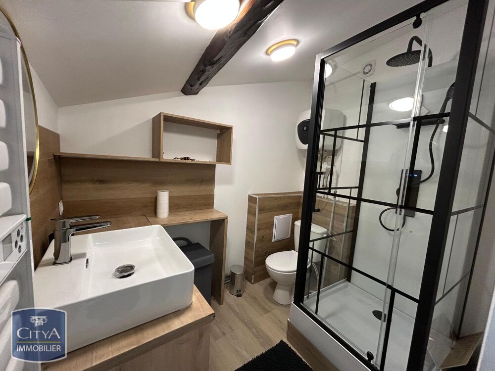 ROANNE CENTRE - STUDIO MEUBLE REFAIT A NEUF Le logement ....