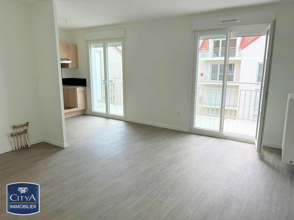 Découvrez cet appartement T3 idéalement situé à Creil, d....