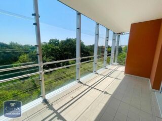 Appartement à louer 3 pièces 82 m²