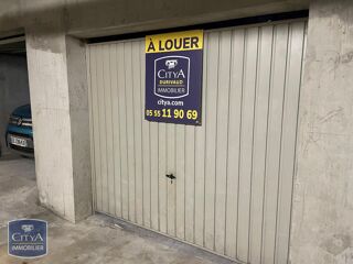  Parking / Garage � louer 
