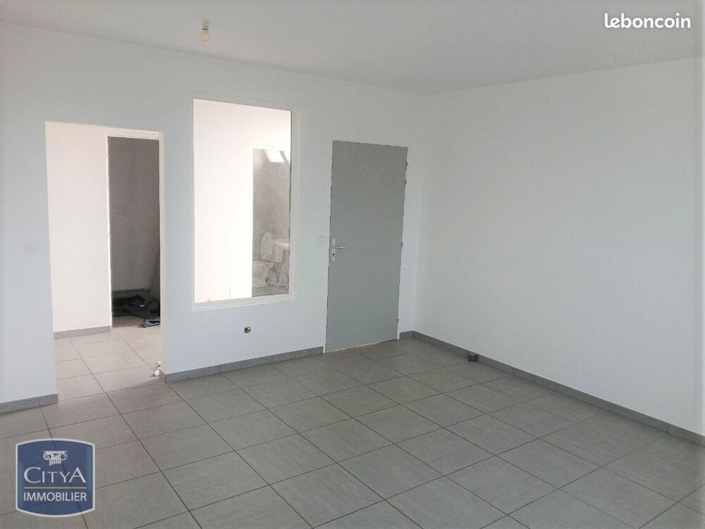  Location / Local Commercial Saint-Martin-la-Plaine (42800)