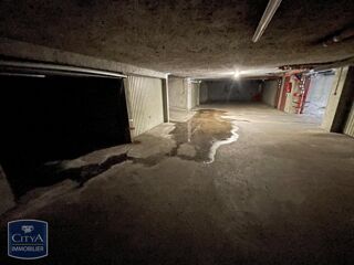  Parking / Garage à louer 