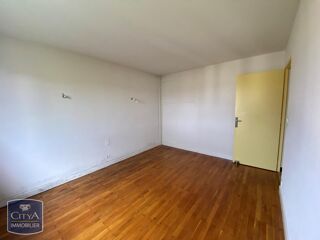  Appartement à louer 4 pièces 86 m²