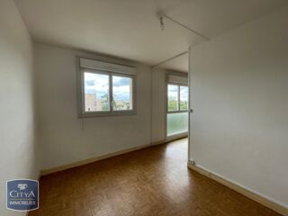  Appartement à louer 4 pièces 65 m²